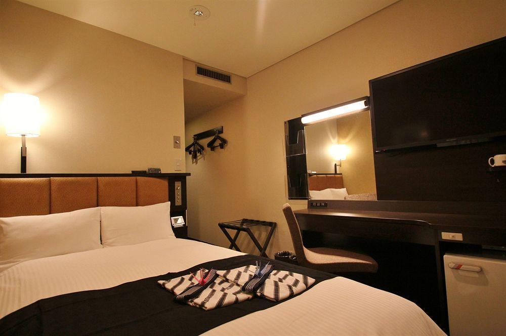 Hiroshima Ekimae Green Hotel Bagian luar foto